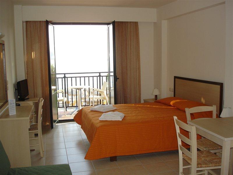 Margarita Beach Hotel Agia Marina Zewnętrze zdjęcie